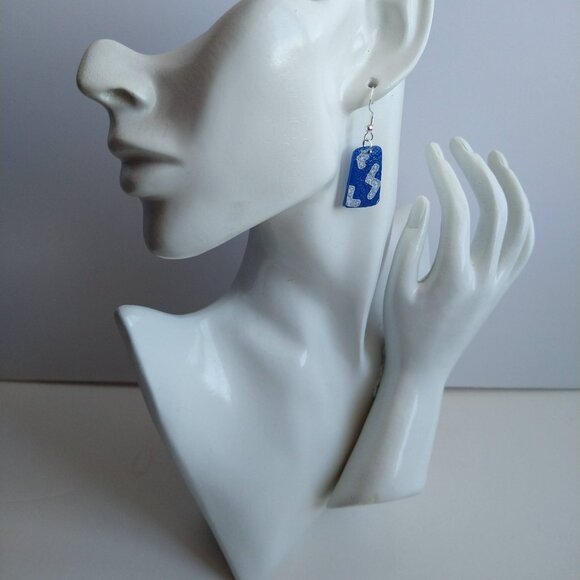 Handmade blue color polymer clay earrings. Boucles d'oreilles fait à la main - Picture 3 of 6